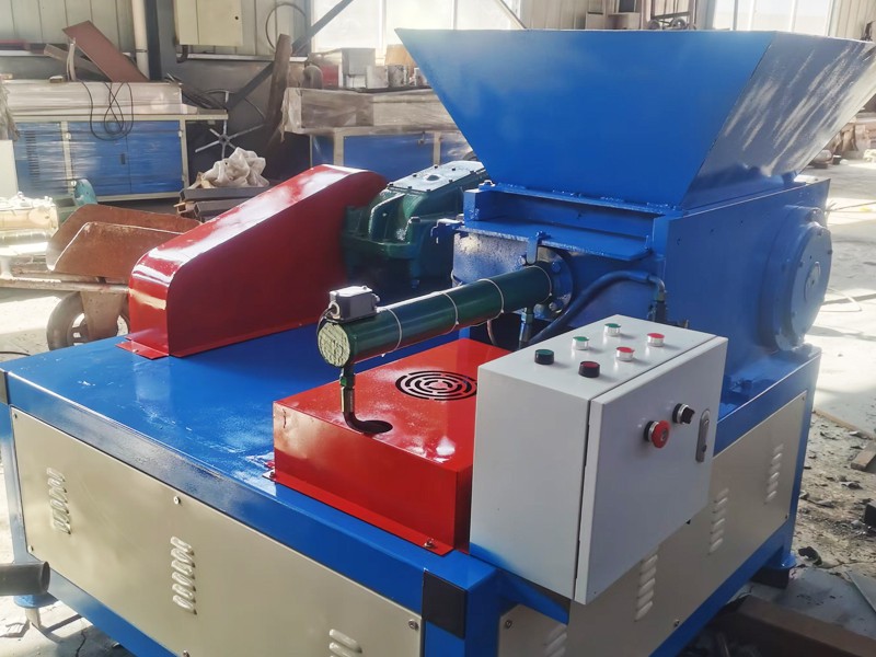 处理机头料的单轴撕碎机